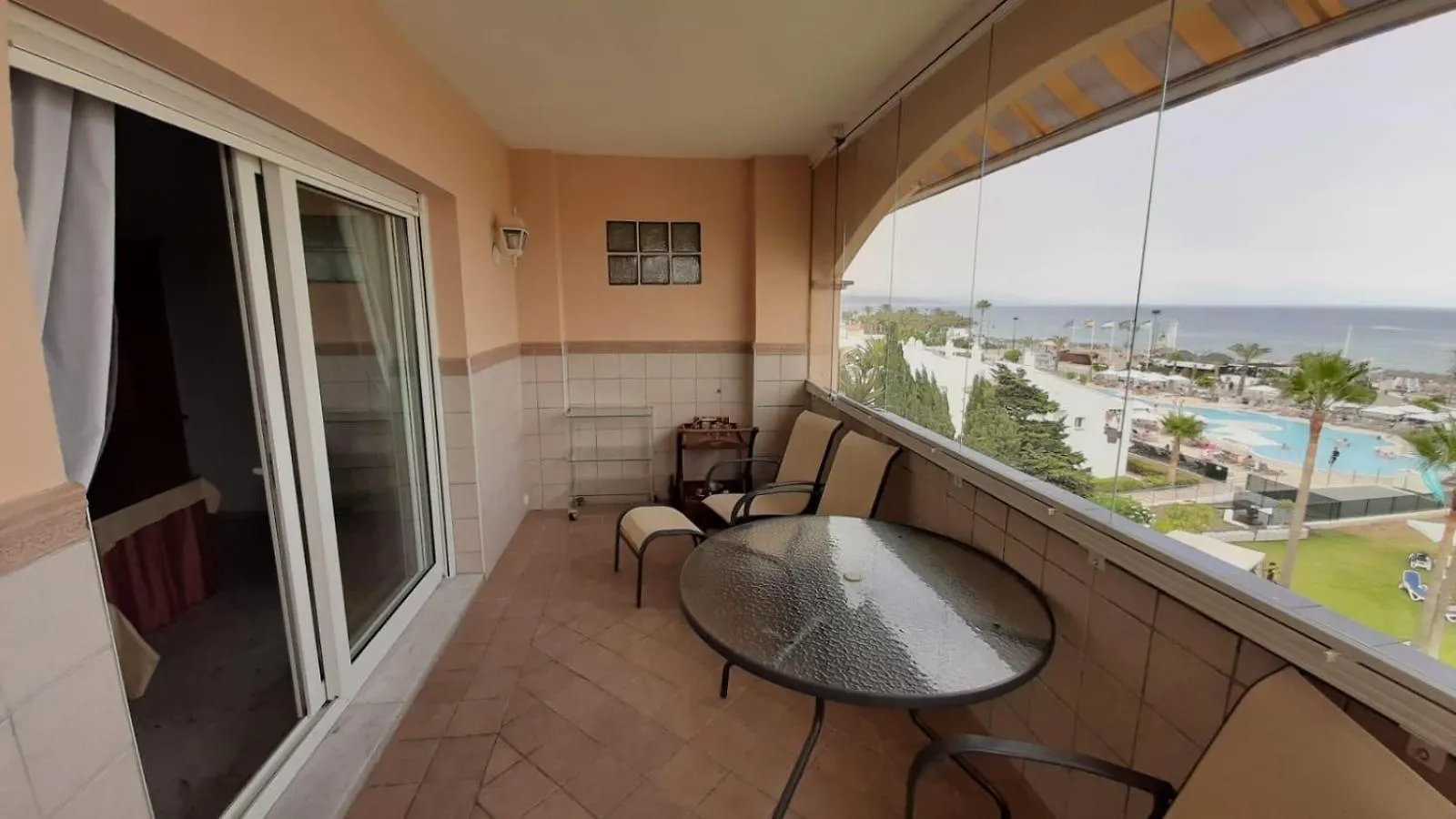 Apartamento Frente Al Mar En Torremolinos, Malaga Spain